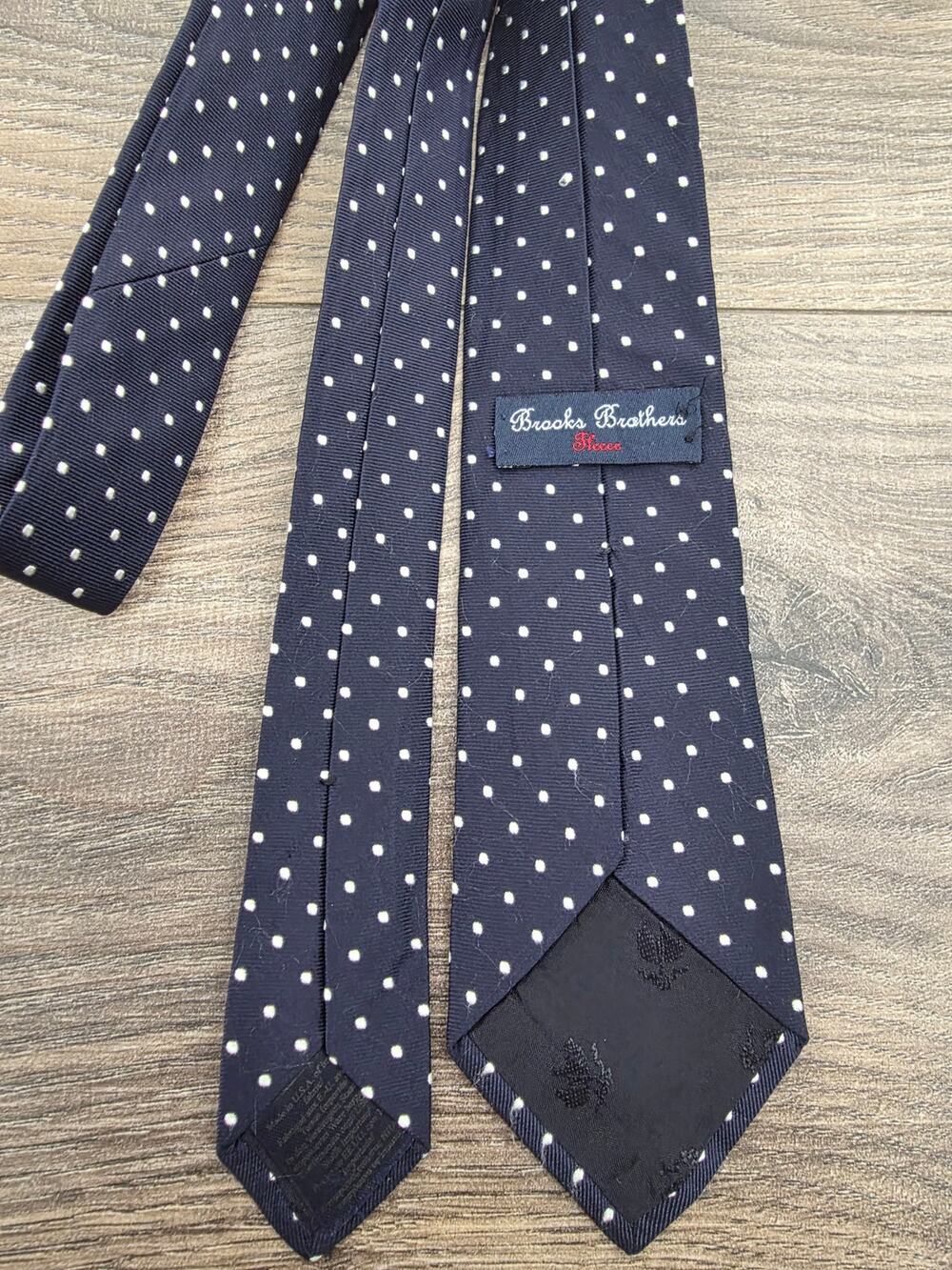 Vintage Brooks Brothers Makers Navy Blue White Polka Dot 100% Silk Tie USA